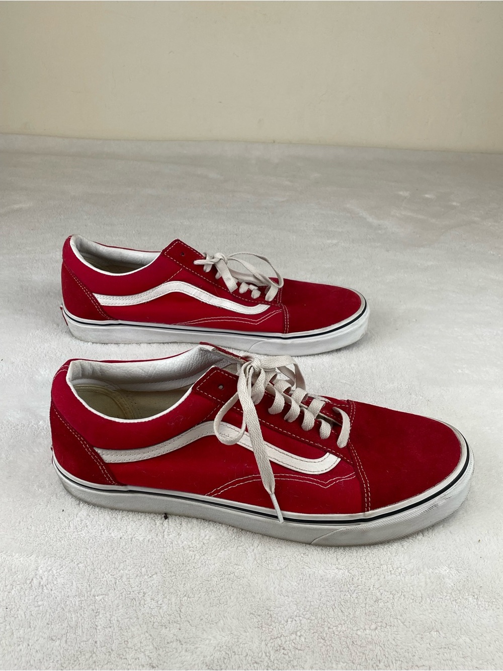Vans Red and White Unisex Old Skool Skate Sneakers